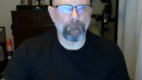 Just hanging out - No pressure online show from 21, 7, 2026