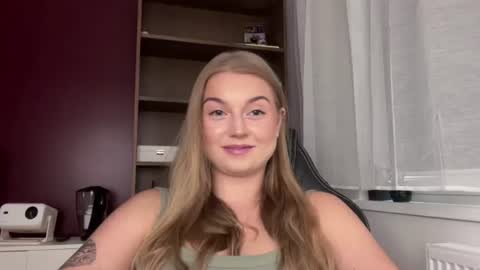 Snapshot of mysteryericax chatting on 10, 7, 2026 Erica online show from 10, 7, 2026