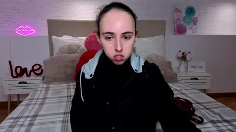 Snapshot of mystic_butterflyy_ chatting on 15, 4, 2026 mystic_butterflyy_ online show from 15, 4, 2026