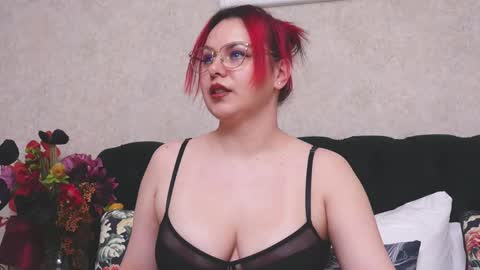 MystiqueRosee online show from 18, 4, 2026