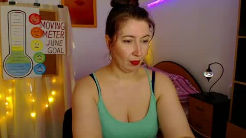 Snapshot of mystydew chatting on 12, 6, 2026 MystyDew online show from 12, 6, 2026