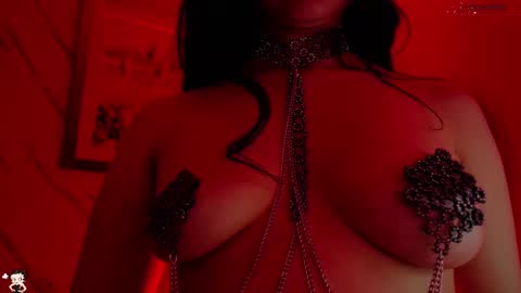 naamah_b online show from 7, 10, 2025