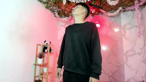 nahomi_hot2002 online show from 11, 5, 2026