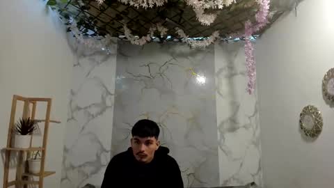 nahomi_hot2002 online show from 12, 5, 2026