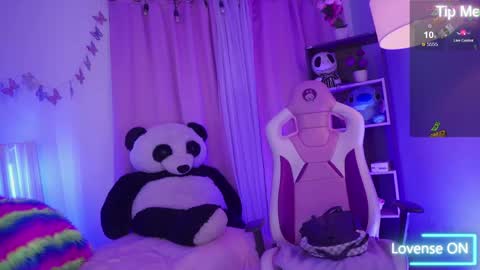 nahomy 2308 online show from 17, 4, 2026