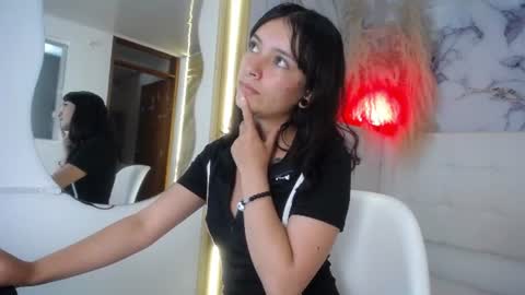 nahomy_paris online show from 24, 7, 2026