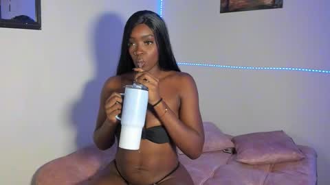 Nahomy  online show from 2, 3, 2026