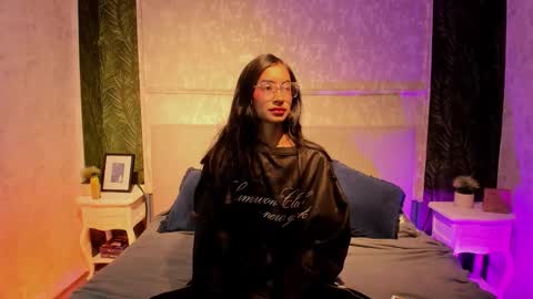 Nahomy  online show from 7, 1, 2026