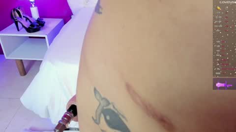 Nahomy Roberts online show from 31, 1, 2025