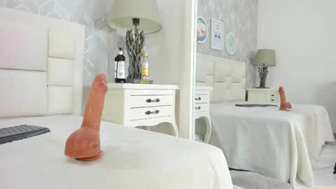 naia_cox online show from 27, 3, 2026