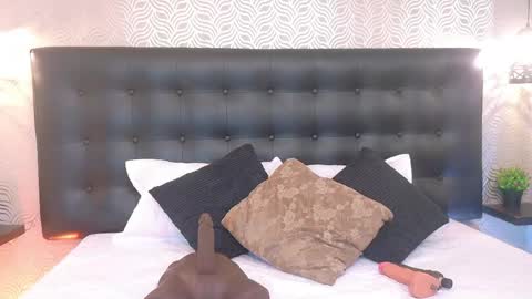 naiaramasson_ online show from 15, 5, 2026