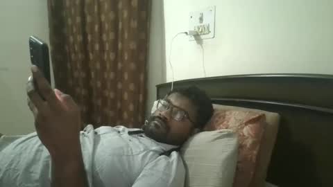 NAIRANANDU28 online show from 13, 4, 2026