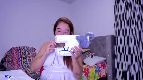 Natalia Flores online show from 2, 2, 2026