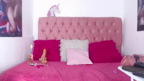 Snapshot of nalaroy chatting on 27, 10, 2025 NALAROY online show from 27, 10, 2025