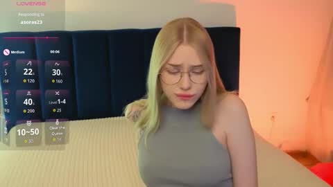 Snapshot of nanami_v02 chatting on 1, 3, 2026 Maeve online show from 1, 3, 2026