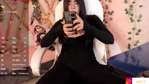 Snapshot of nanit_l chatting on 22, 10, 2025 anna online show from 22, 10, 2025