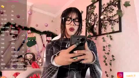 Snapshot of nanit_l chatting on 20, 12, 2025 anna online show from 20, 12, 2025