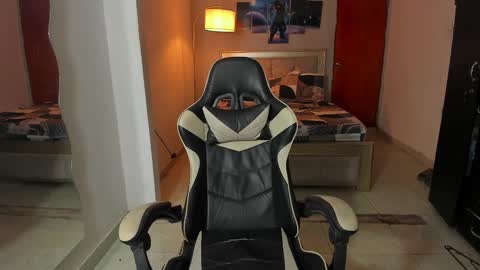 naomi_berckley online show from 13, 2, 2025