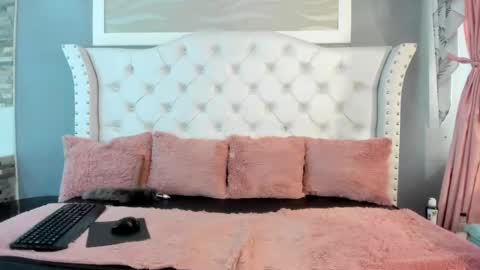 Snapshot of naomi_cooper__ chatting on 23, 9, 2025 naomi online show from 23, 9, 2025