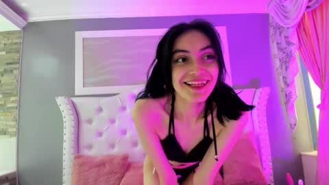 Snapshot of naomi_cooper__ chatting on 8, 10, 2025 naomi online show from 8, 10, 2025