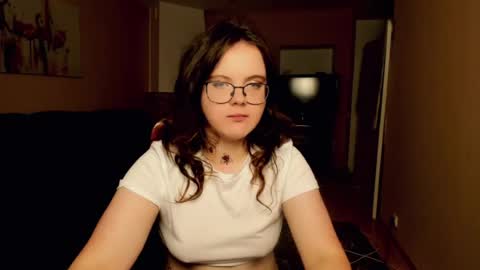Snapshot of naomi_di chatting on 8, 7, 2026 naomi_di online show from 8, 7, 2026
