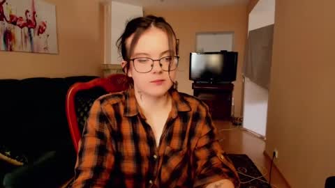 Snapshot of naomi_di chatting on 10, 7, 2026 naomi_di online show from 10, 7, 2026