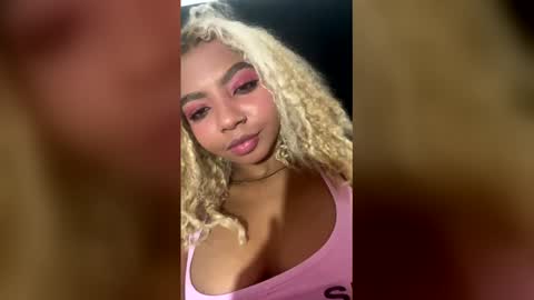 Snapshot of naomi_rider77 chatting on 15, 3, 2026 mara Jos online show from 15, 3, 2026