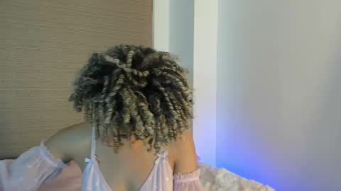 naomidawson online show from 16, 1, 2026