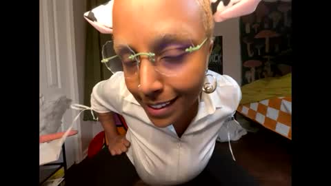 Naomigiirl6 online show from 15, 12, 2024