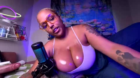Naomigiirl6 online show from 11, 3, 2025