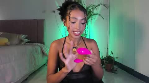 Naomii online show from 12, 11, 2025