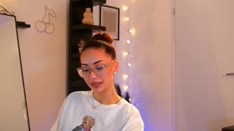 naomii_20 online show from 7, 11, 2025