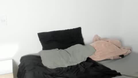 Naomi Moore online show from 8, 9, 2025