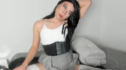 Naomi Moore online show from 9, 10, 2025