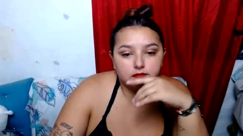Snapshot of naomiquiin chatting on 2, 8, 2026 naomiquiin online show from 2, 8, 2026