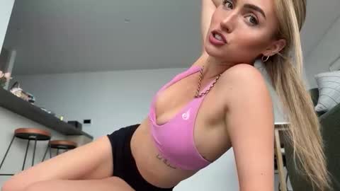 naomirhoades online show from 4, 2, 2025