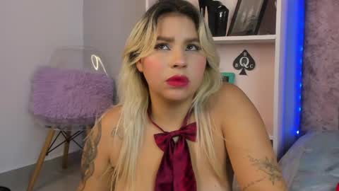 Snapshot of naomisanz_ chatting on 1, 6, 2026 Laura online show from 1, 6, 2026