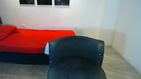 naomiwildburn online show from 13, 9, 2025