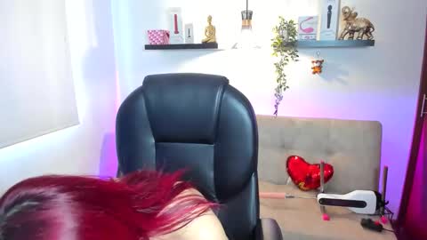 Snapshot of naomy_hot04 chatting on 9, 5, 2026 naomy online show from 9, 5, 2026