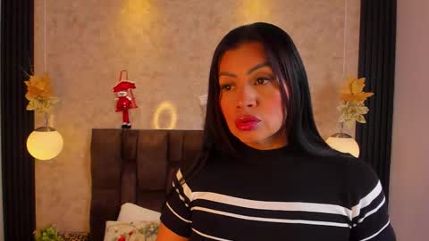 Snapshot of naomy_smithx chatting on 4, 12, 2025 Naomy Smith online show from 4, 12, 2025