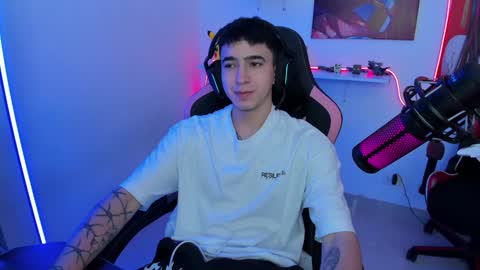 Snapshot of naranjo_seb chatting on 4, 2, 2025 sebastian online show from 4, 2, 2025