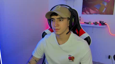 Snapshot of naranjo_seb chatting on 5, 2, 2025 sebastian online show from 5, 2, 2025