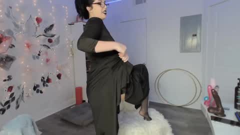 Natasha Luxxx online show from 23, 12, 2024