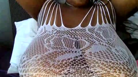 NataliaCakes1 online show from 25, 5, 2026