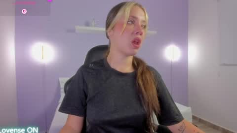 Snapshot of nataly_rodri chatting on 23, 6, 2026 Nataly online show from 23, 6, 2026