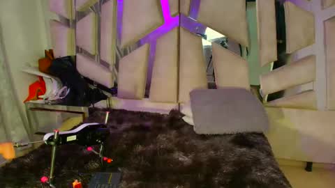 Natalye foster online show from 19, 3, 2026