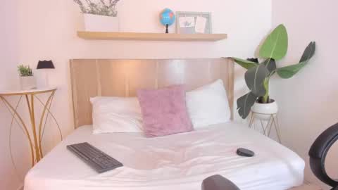 N A T A S H A online show from 5, 1, 2025