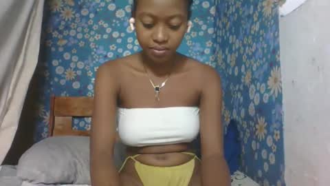 Snapshot of nathalia069 chatting on 19, 5, 2026 nathalia069 online show from 19, 5, 2026