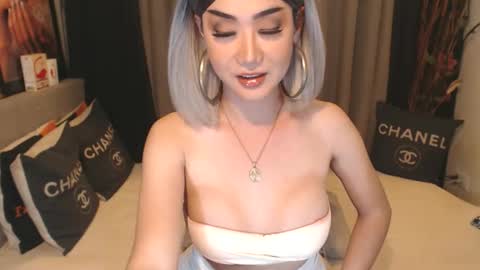 Snapshot of nathaliehuges chatting on 22, 10, 2025 Goddess Nathalie online show from 22, 10, 2025