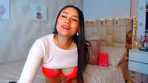 Snapshot of nathalierose_1 chatting on 12, 7, 2026 Nathalie Rose online show from 12, 7, 2026